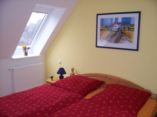 Schlafzimmer mit Doppelbett